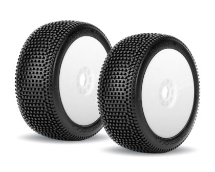 Jetko Block In Ultra Soft 1:8 Buggy Reifen auf weißen Revo Felgen