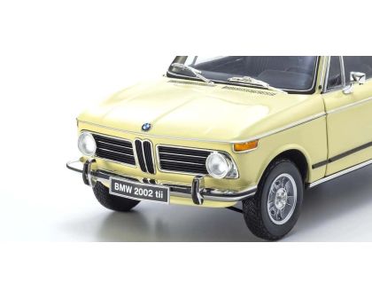Kyosho BMW 2002 Tii 1972 1:18 creme