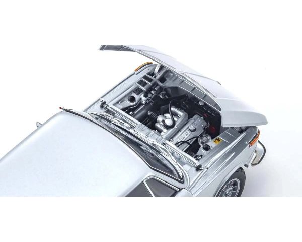 Kyosho BMW 2002 Tii 1972 1:18 silber